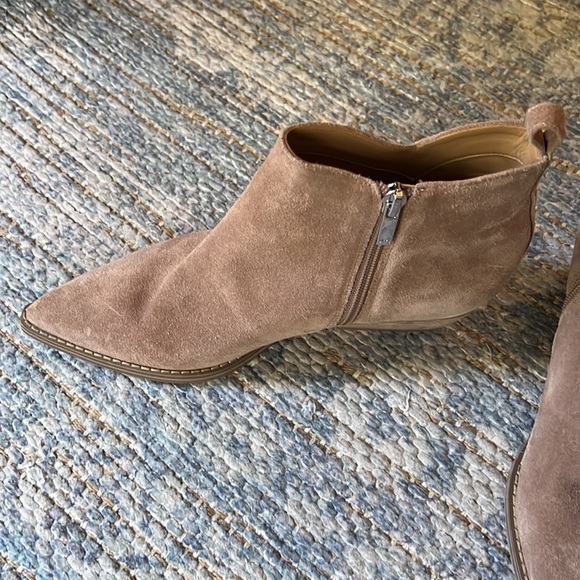 Excellent Condition Marc Fisher Booties - Picture 2 of 5